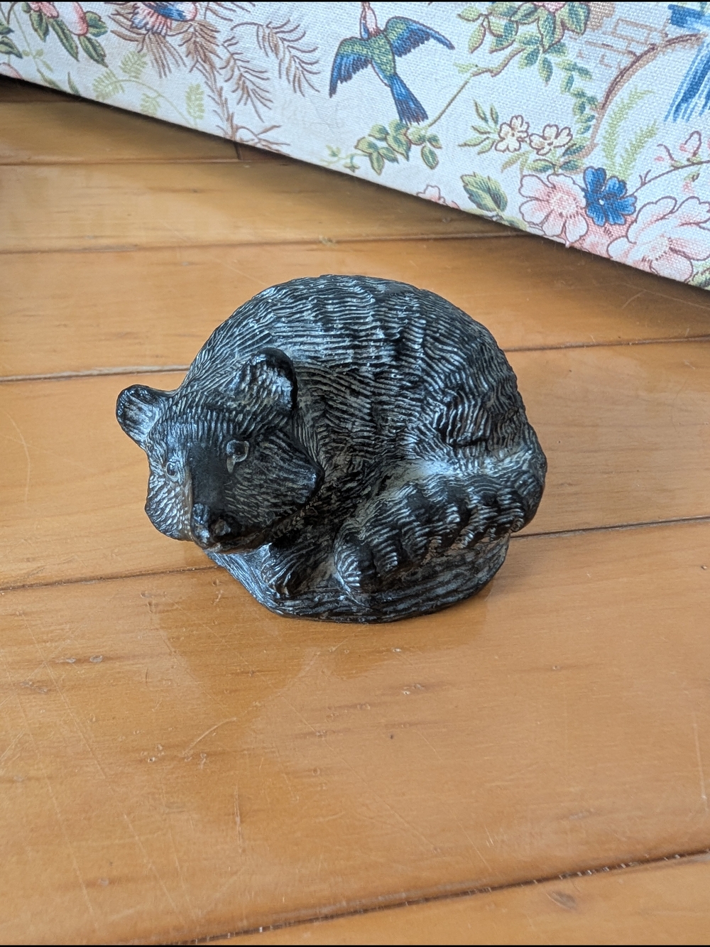 Vtg Wolf Design Figurine